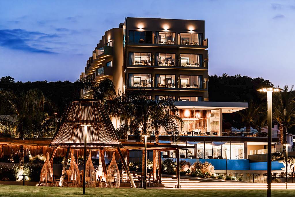 LCA_84829_Cavo_Zoe_Seaside_Hotel_0124_01.jpg