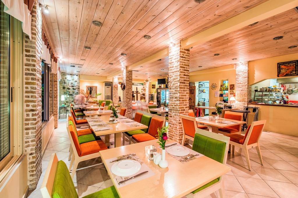 ZTH_82622_Koukounaria_Hotel_and_Suites_0223_17.jpg