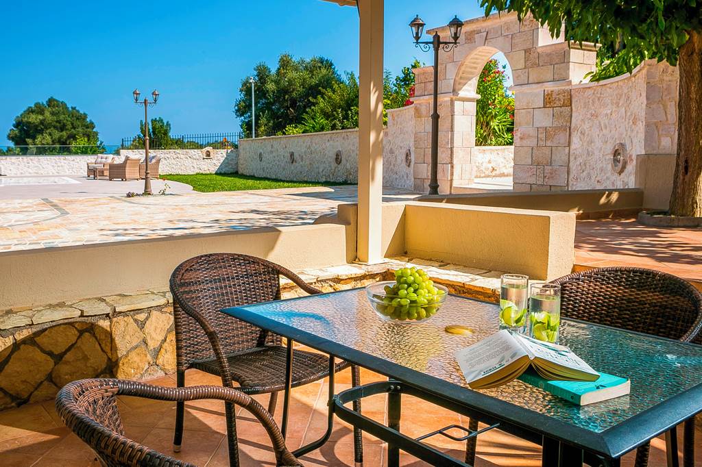 EFL_83581_Villa_Hidden_Gem_0222_05.jpg