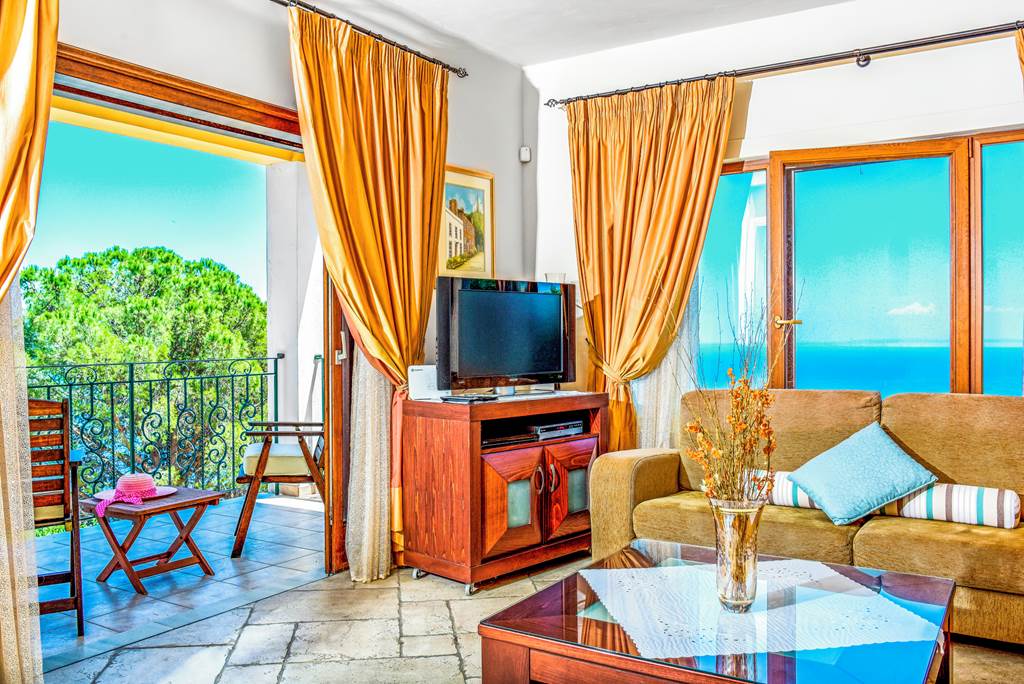 CFU_77157_Villa_Seascape_0419_04.jpg