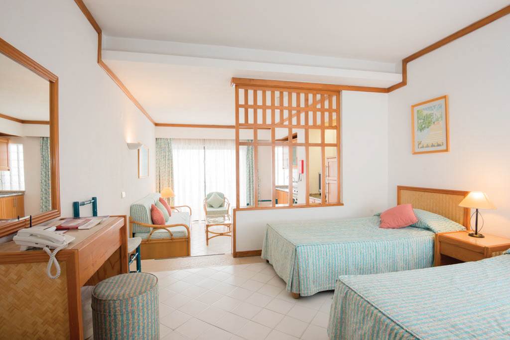 FAO_71802_Ourapraia_Hotel_Apartments_1016_05.jpg