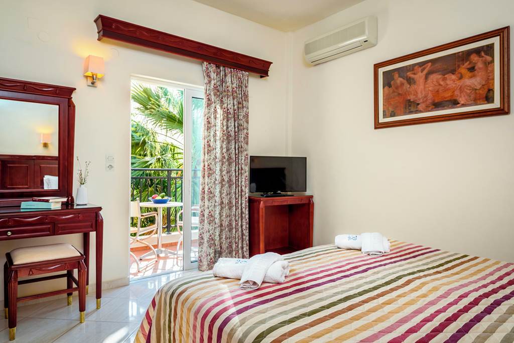 CHQ_84271_Lito_Beach_Hotel_1022_21.jpg