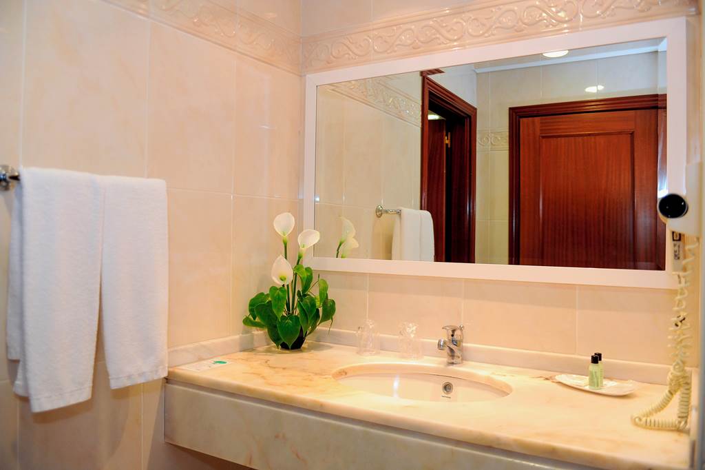 FNC_77599_Ocean_Gardens_Hotel_0524_11.jpg