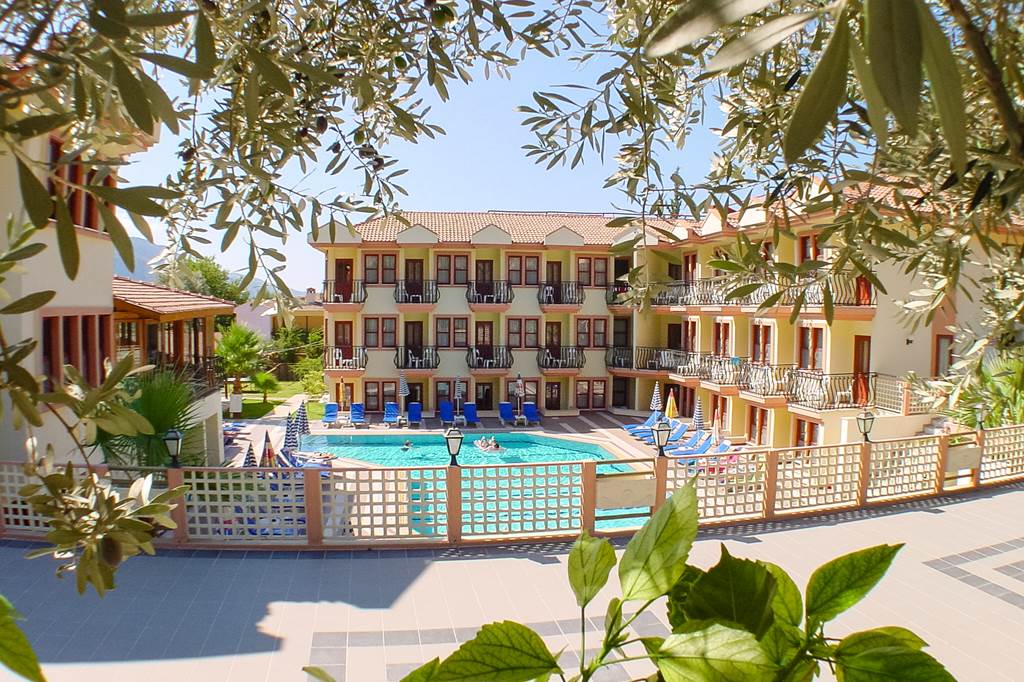 DLM_77328_Belcehan_Beach_Hotel_1117_03.jpg