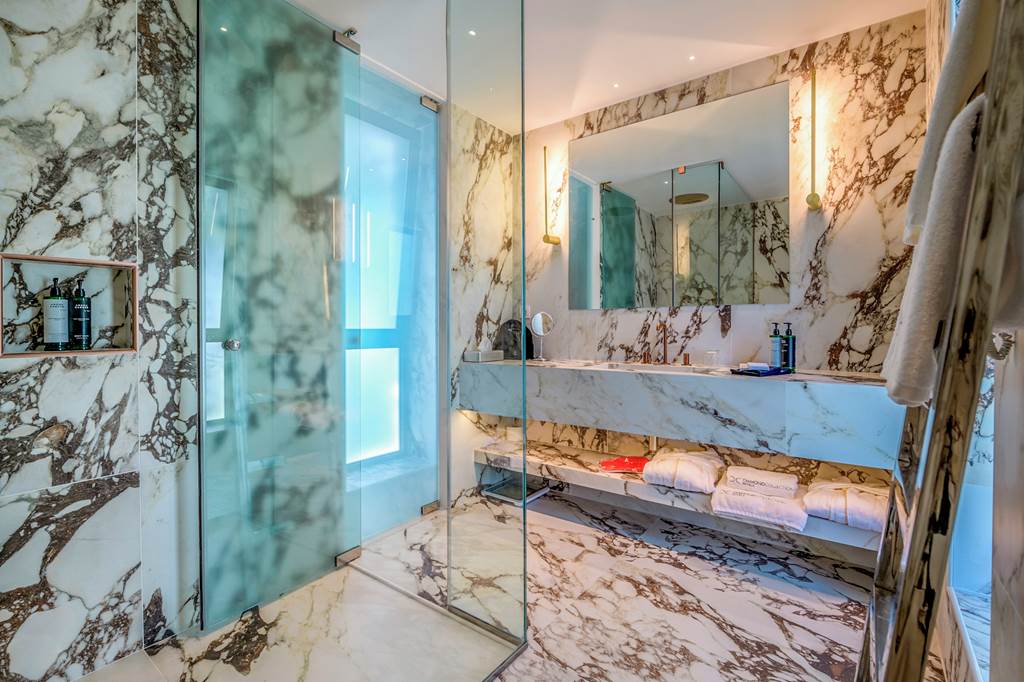 KGS_70318_Diamond_Deluxe_Hotel_1124_07.jpg