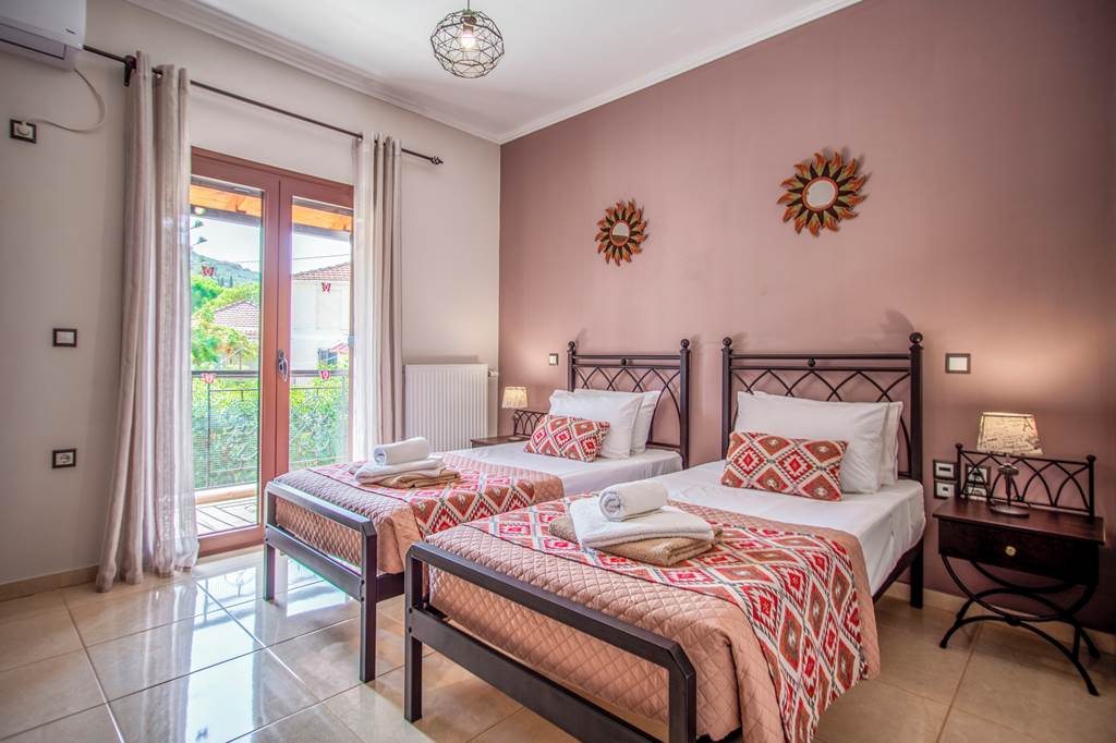 ZTH_88176_Villa_Maggie_Alonia_0924_04.jpg