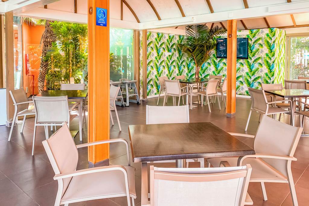 LPA_68502_Cordial_Sandy_Golf_Bungalows_0821_01.jpg