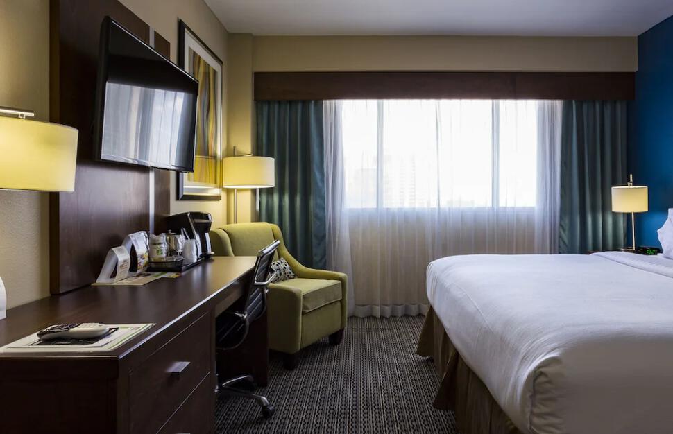 Holiday-Inn-Houston-Downtown-Hotel-2.jpg