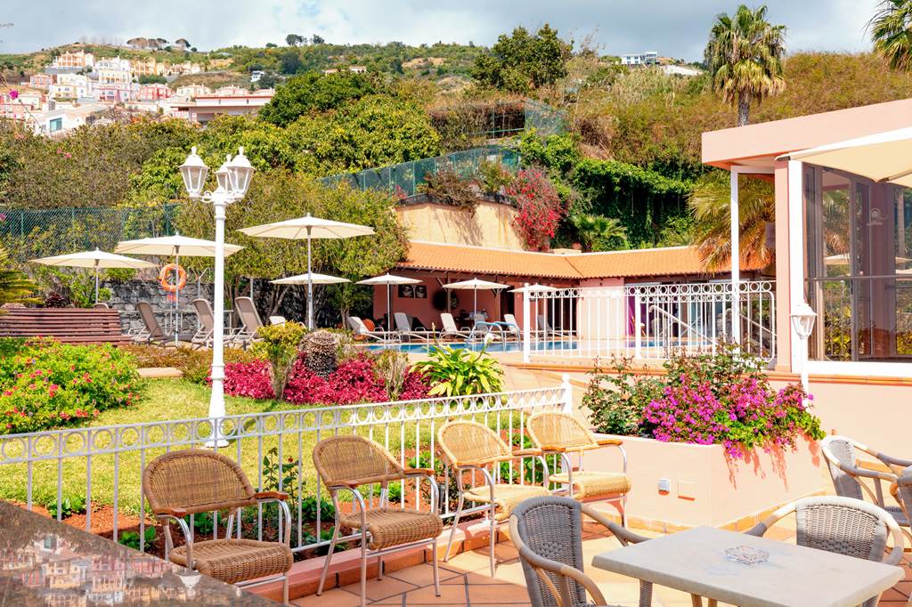FNC_77599_Ocean_Gardens_Hotel_0419_03.jpg