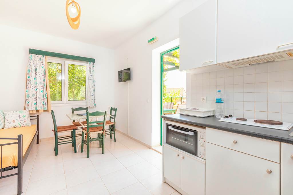 EFL_74536_Sandy_Beach_Villas_&_Apartments_0619_06.jpg