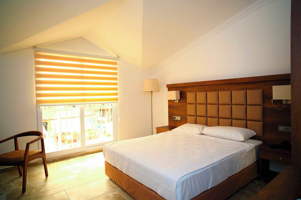 DLM_74614_Turquoise_Hotel_0120_06.jpg