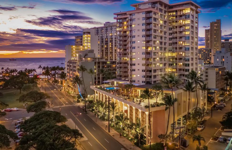 Queen-Kapiolani-Hotel-5.jpg