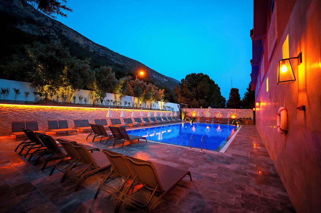 DLM_74614_Turquoise_Hotel_0220_09.jpg