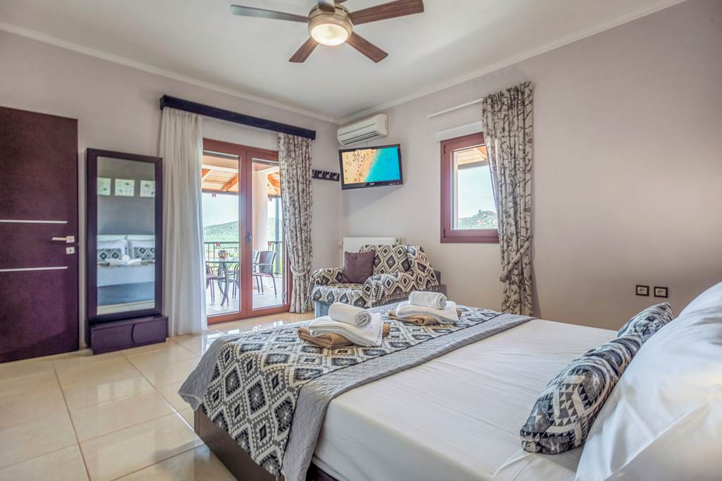 ZTH_88176_Villa_Maggie_Alonia_0924_03.jpg