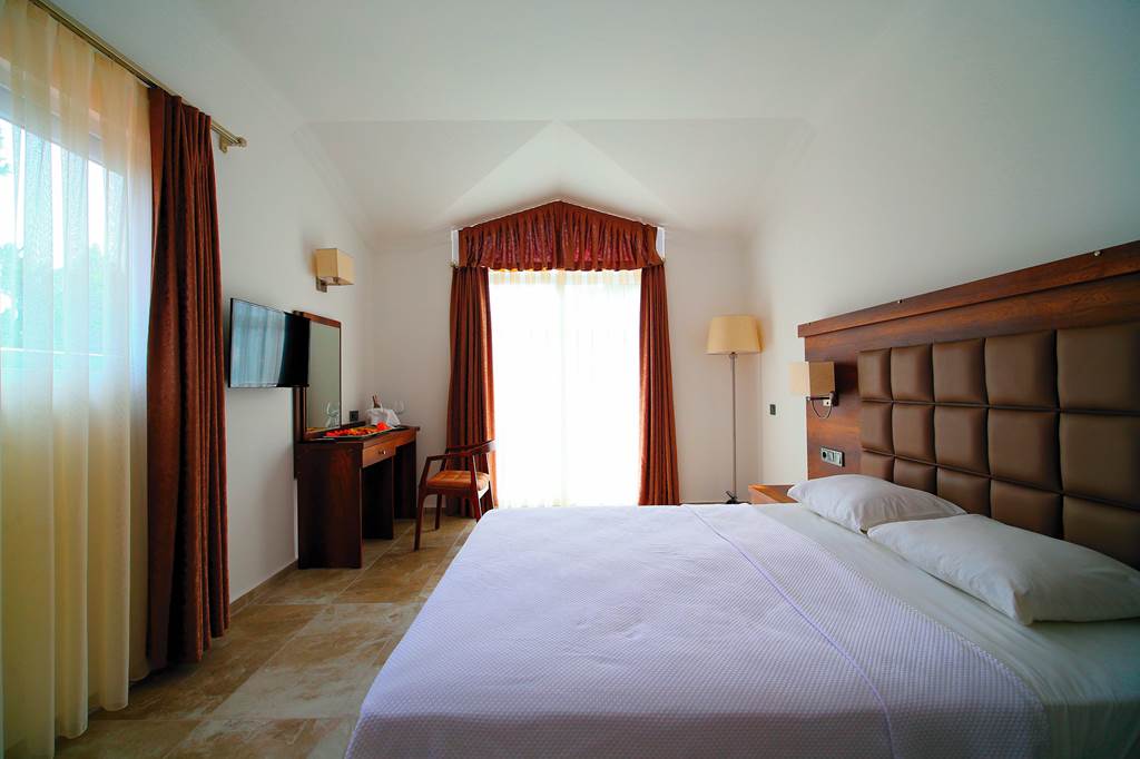 DLM_74614_Turquoise_Hotel_0120_04.jpg