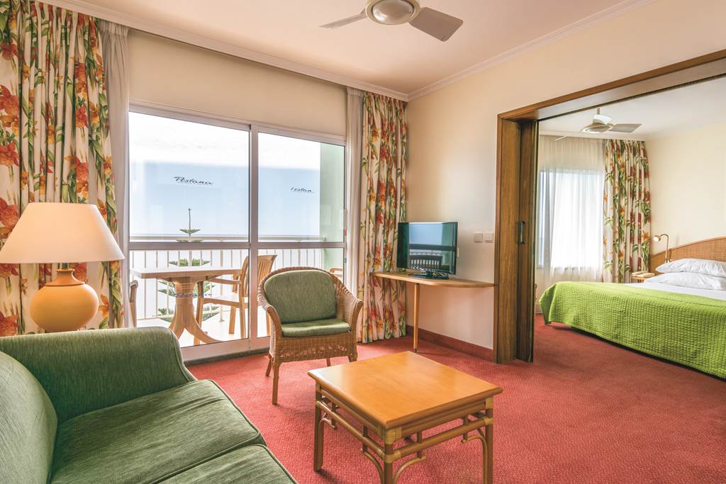 FNC_68620_Pestana_Bay_Ocean_APTHTL_0316_16.jpg