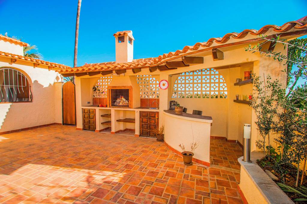 ALC_85800_Villa_Erbo_0823_01.jpg