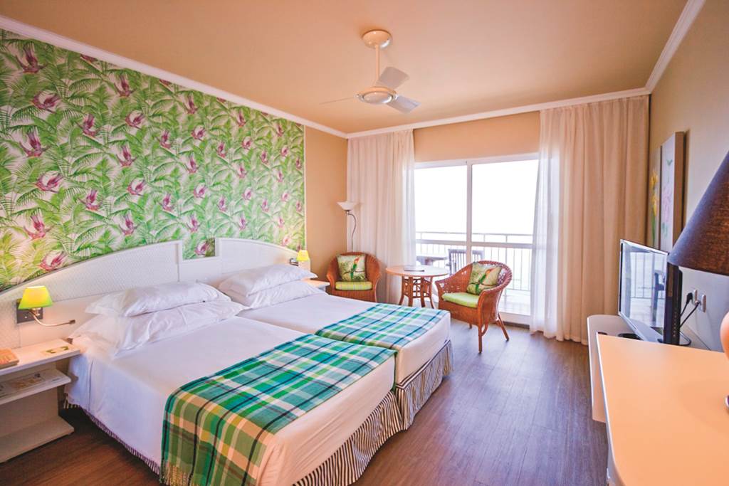 FNC_68620_Pestana_Bay_All_Inclusive_Ocean_Apthtl_1115_01.jpg