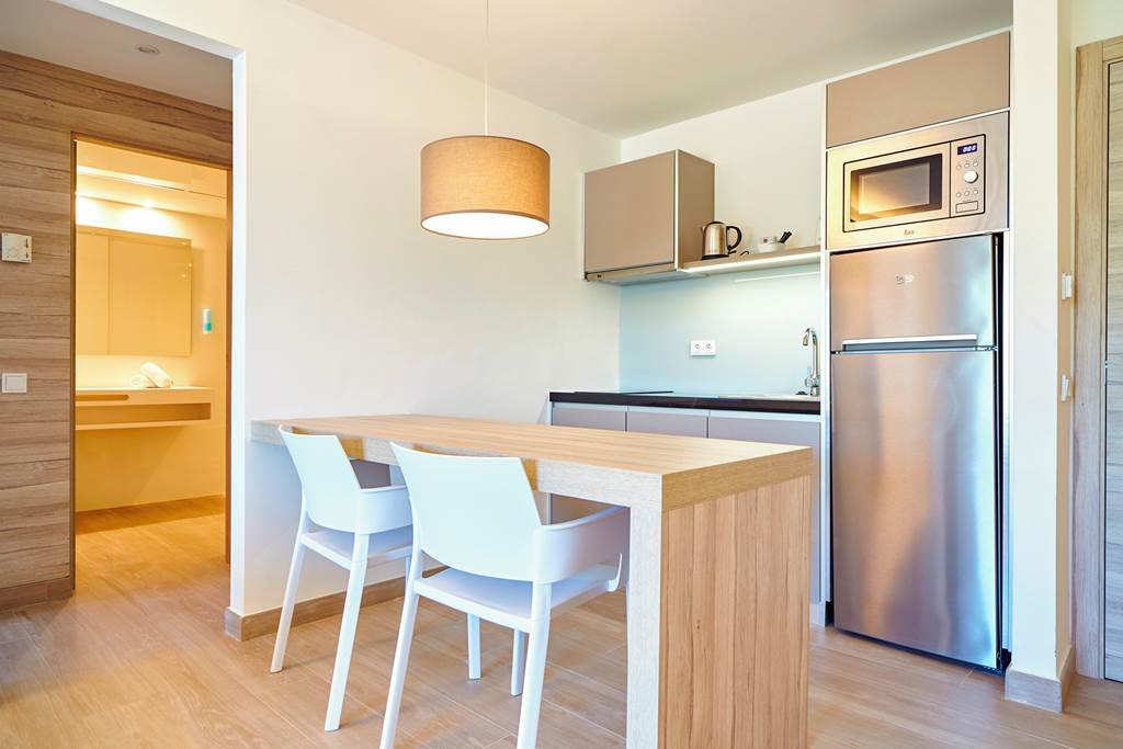 IBZ_79942_Sol_Bahia_Ibiza_Suites_0119_04.jpg