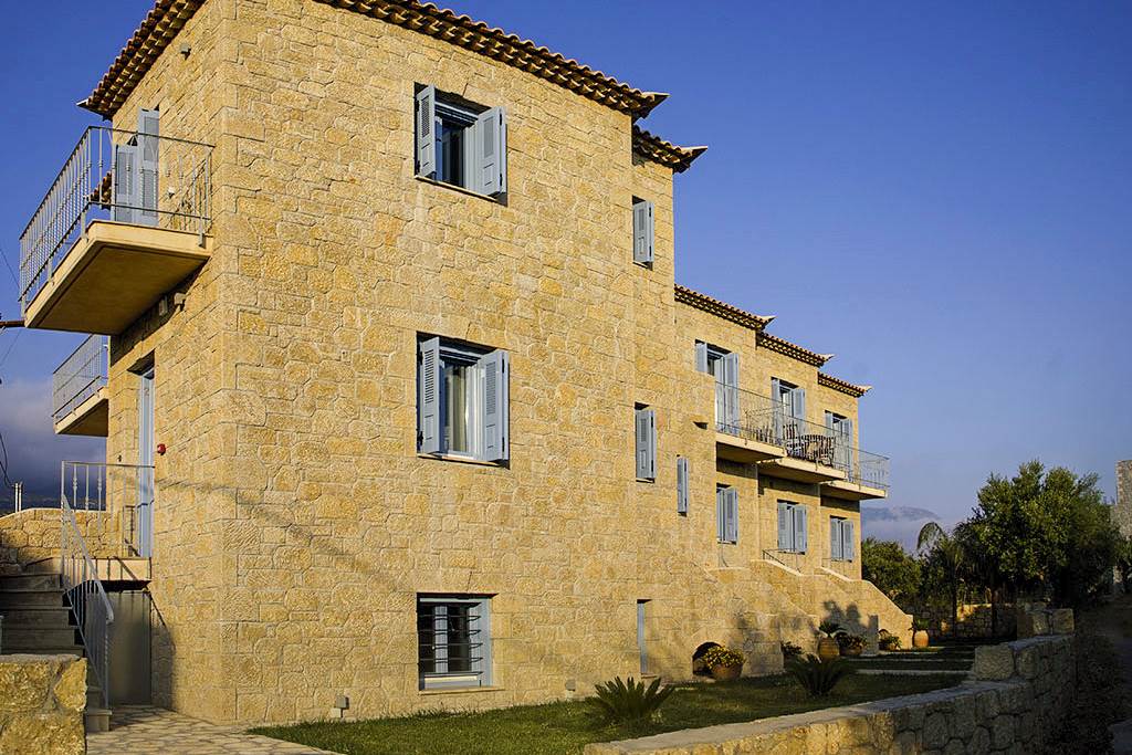 KLX_83180_Golden_Villas_Peloponnese_0821_03.jpg