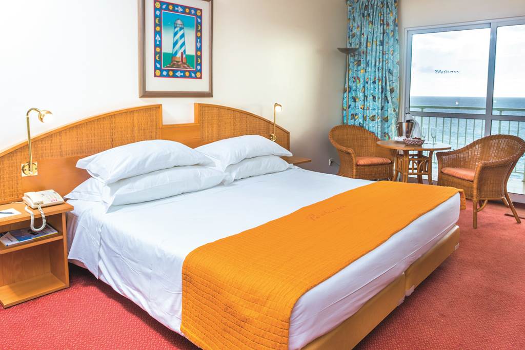 FNC_68620_Pestana_Bay_Ocean_Apthtl_1214_05.jpg