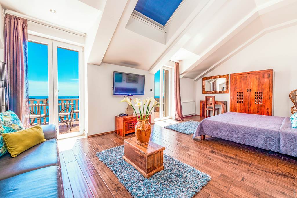 DBV_84888_Villa_Shore_Rise_0123_06.jpg