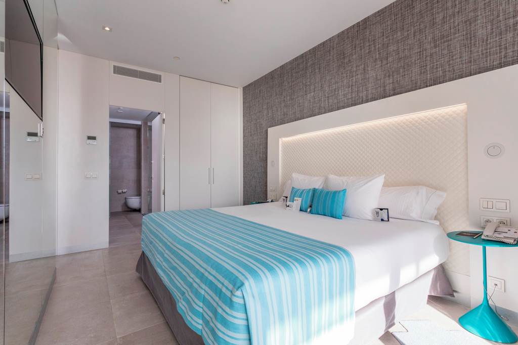 ALC_74505_Suitopia_Sol_Y_Mar_Suites_0219_45.jpg