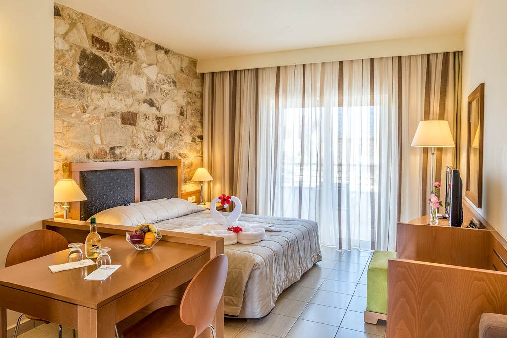 CHQ_78523_Cretan_Dream_Royal_0418_12.jpg