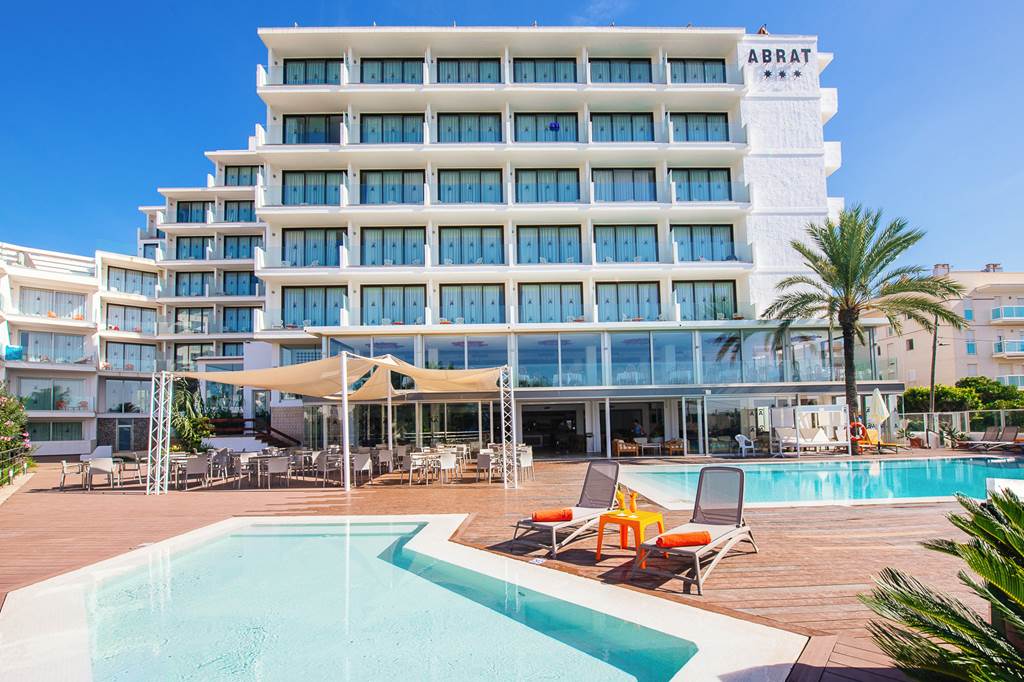 IBZ_74863_Hotel_Abrat_1222_01.jpg