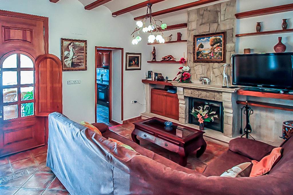 ALC_84005_Villa_Sala_0822_05.jpg