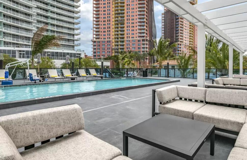 Cambria-Hotel-Fort-Lauderdale-Beach-1.jpg