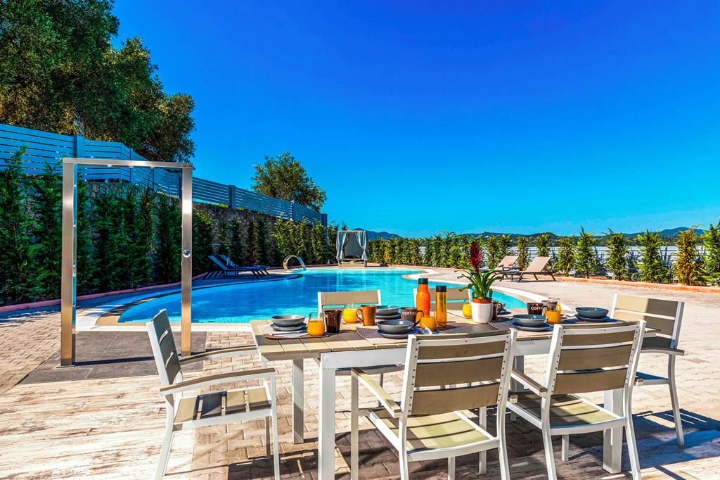 CFU_88555_Five_Stars_Villa_1224_05.jpg