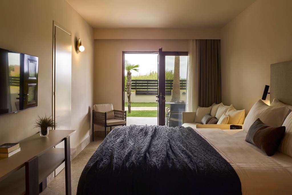 CHQ_83613_Asterion_Suites_&_Spa_0222_14.jpg