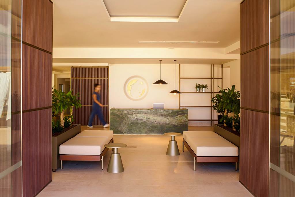 CHQ_83613_Asterion_Suites_&_Spa_0222_01.jpg