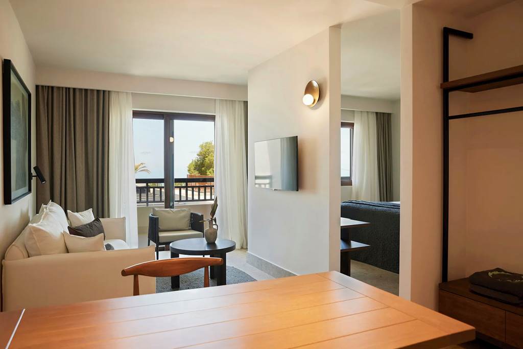 CHQ_83613_Asterion_Suites_&_Spa_0924_04.jpg