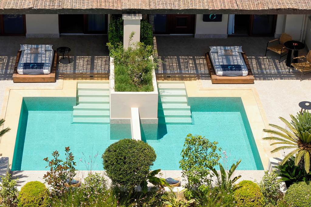 CHQ_83613_Asterion_Suites_&_Spa_0223_06.jpg