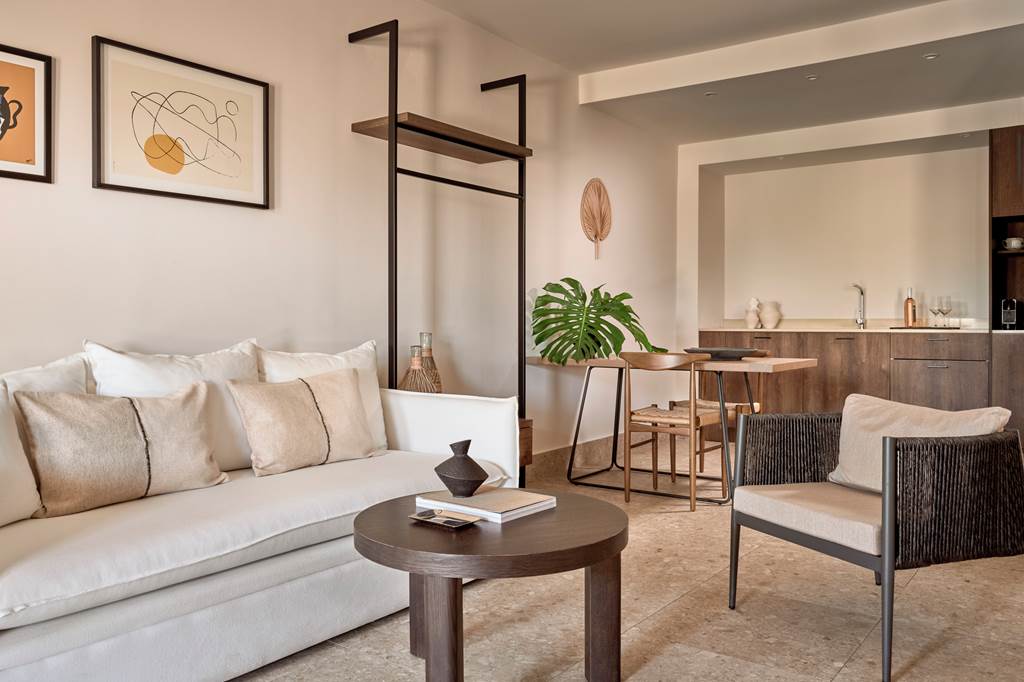 CHQ_83613_Asterion_Suites_&_Spa_0224_05.jpg