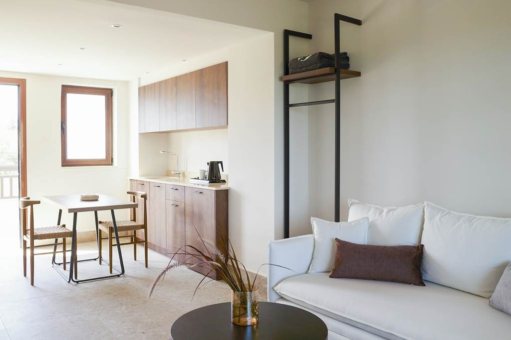CHQ_83613_Asterion_Suites_&_Spa_0222_17.jpg