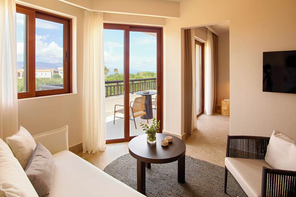 CHQ_83613_Asterion_Suites_&_Spa_0223_13.jpg