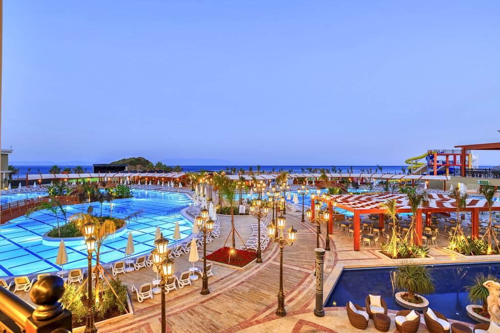 ADB_78390_Sunis_Efes_0418_02.jpg
