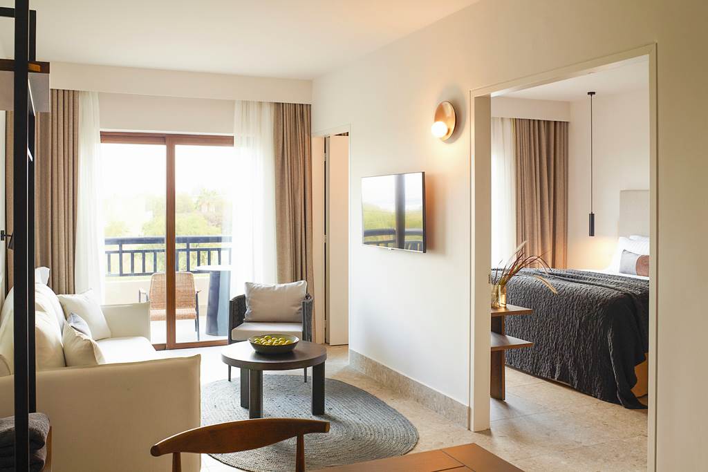 CHQ_83613_Asterion_Suites_&_Spa_0223_01.jpg