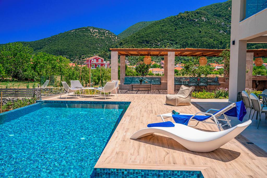 EFL_86761_Villa_Claire_Sami_1223_03.jpg