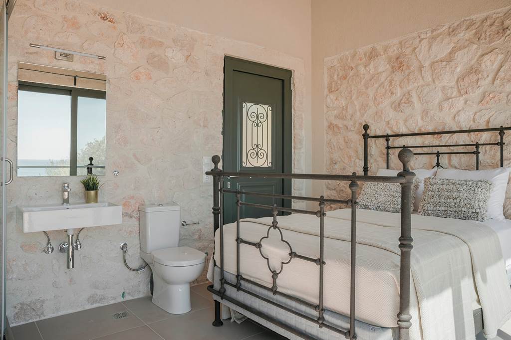 EFL_83323_Villa_Perivoli_0423_01.jpg