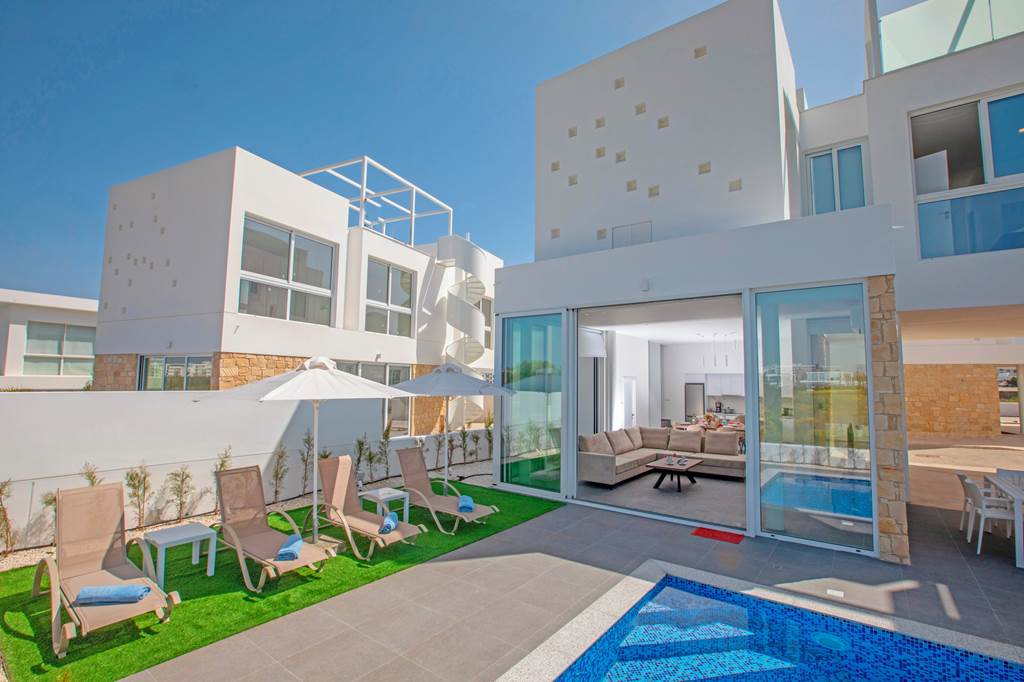 LCA_83436_Vie_Bleu_Villas_-_Three_Bedroom_Villa_1022_20.jpg