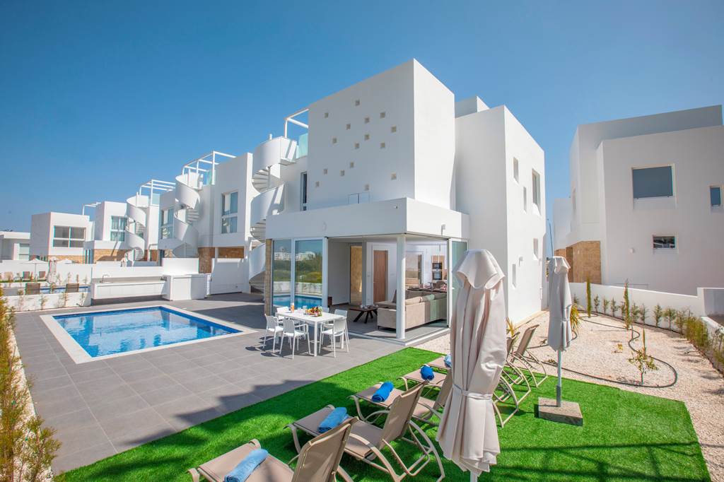 LCA_83436_Vie_Bleu_Villas_-_Three_Bedroom_Villa_1022_03.jpg