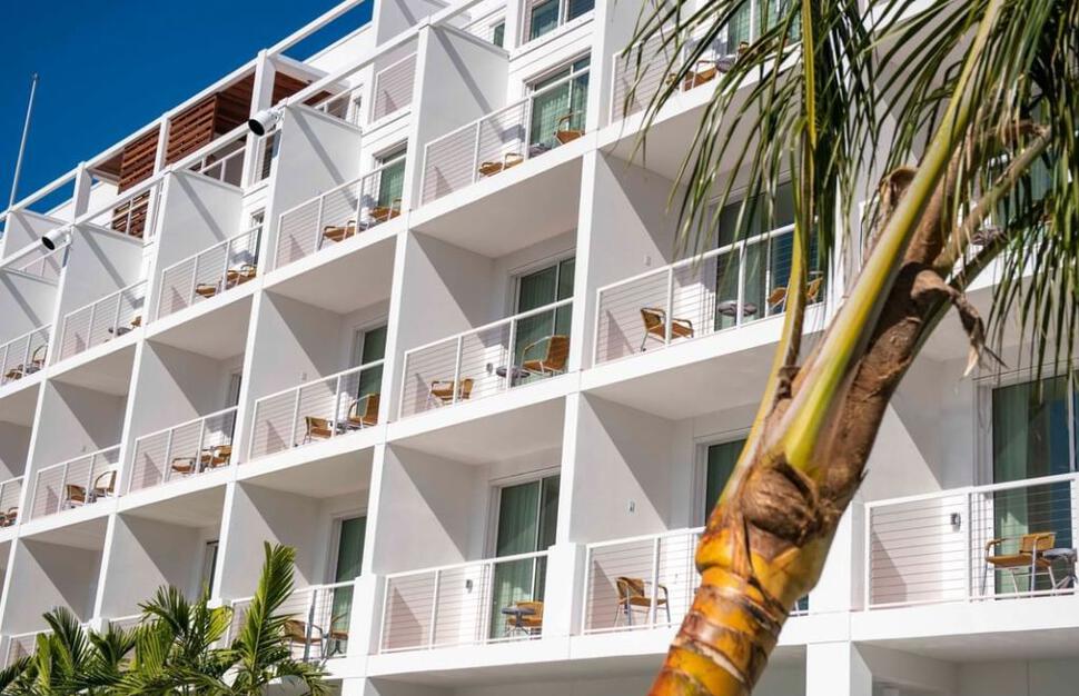Tribute-Portfolio-Hotel-The-Sarasota-Modern-1.jpg
