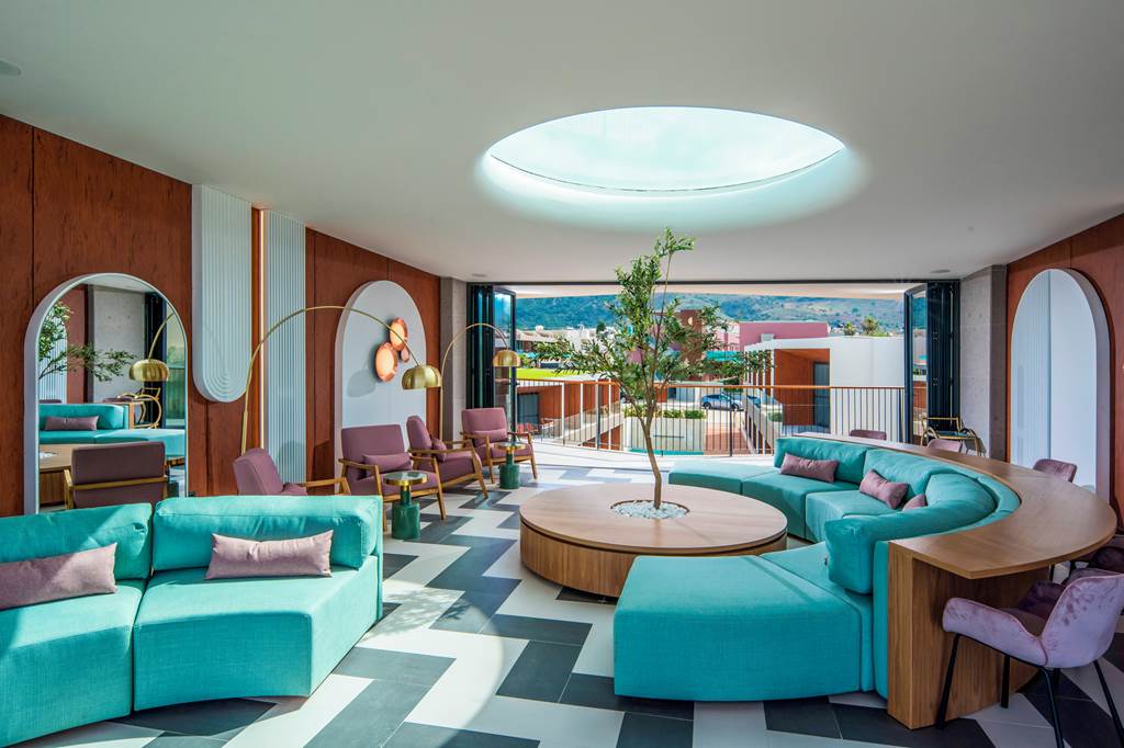 CHQ_87032_Harmony_Boutique_Resort_0524_05.jpg