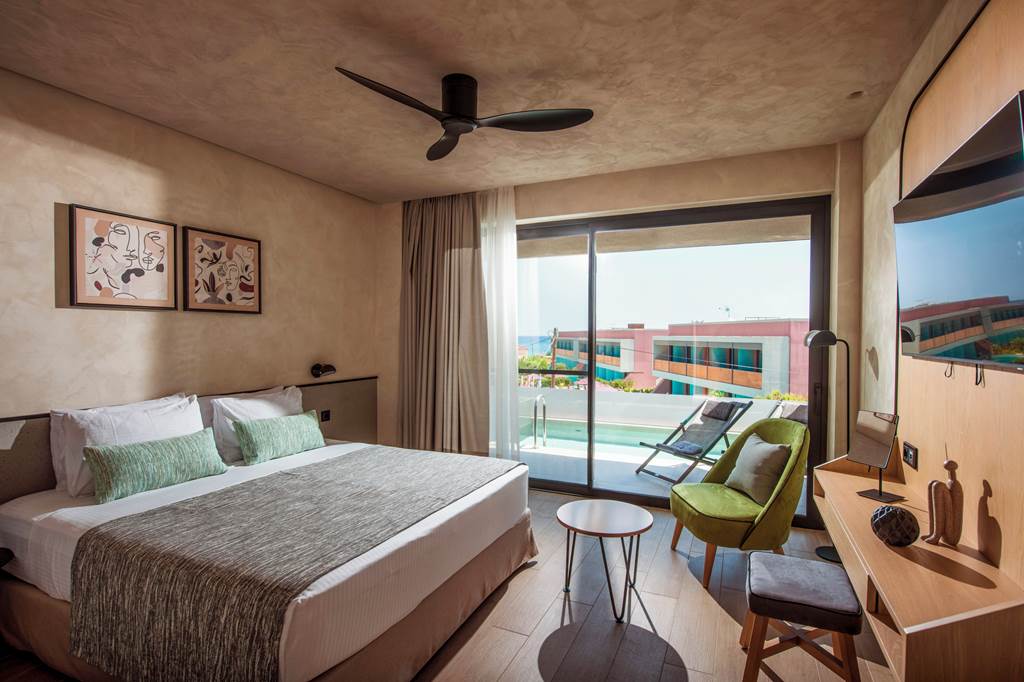 CHQ_87032_Harmony_Boutique_Resort_1224_14.jpg