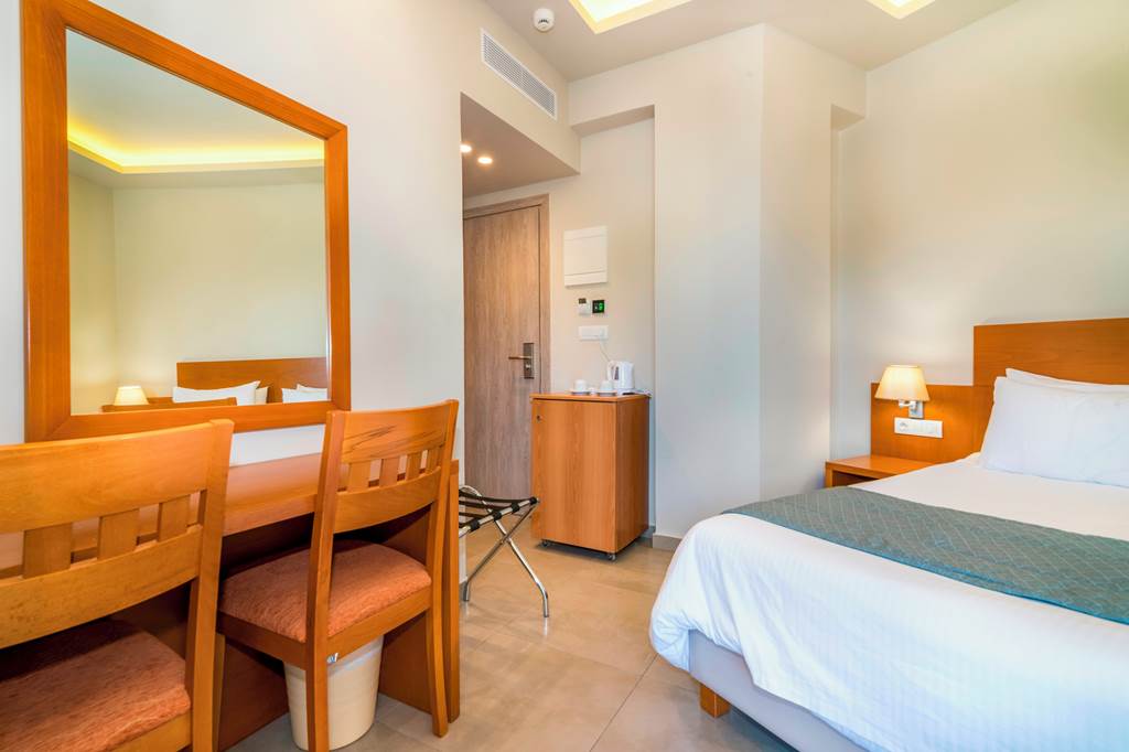 ZTH_71774_Palmyra_Hotel_1218_18.jpg