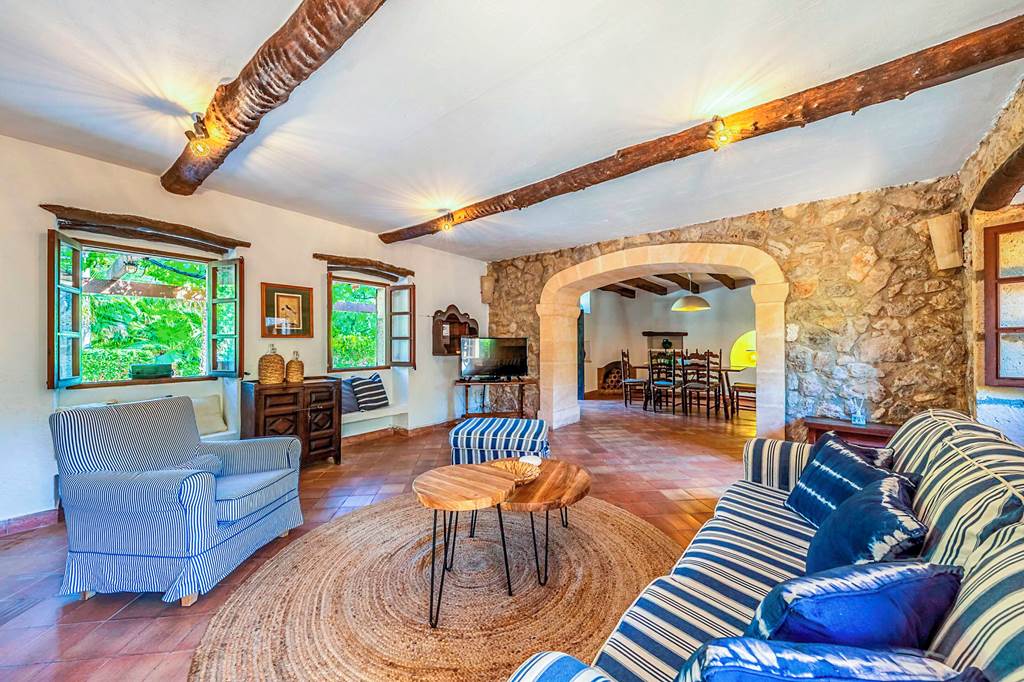 PMI_84706_Villa_Cal_Papa_1222_02.jpg